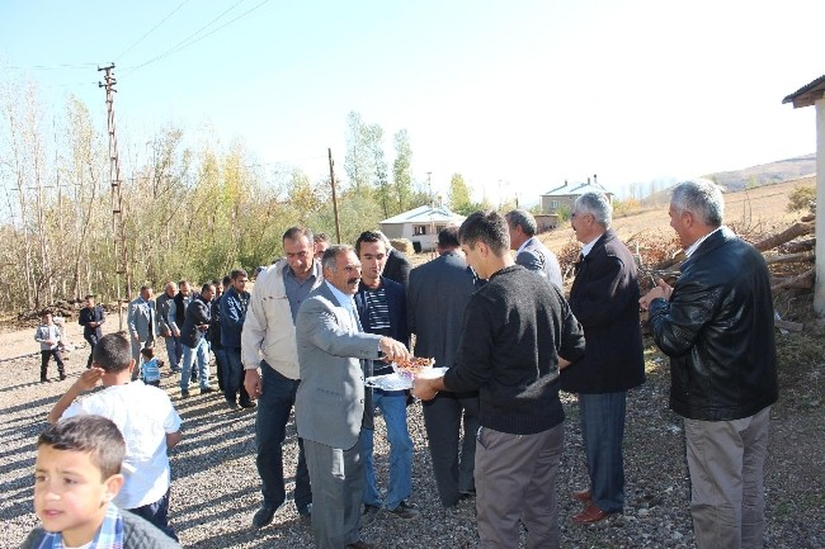Gevaş\'ta Kurban Bayramı Kutlamaları
