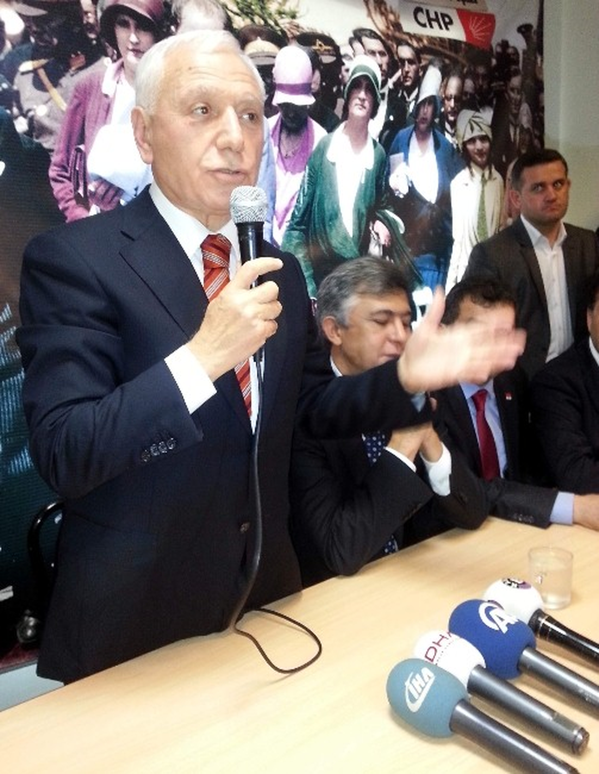 Haberal: "Odun Ateşinin Işığında Ders Çalıştım"