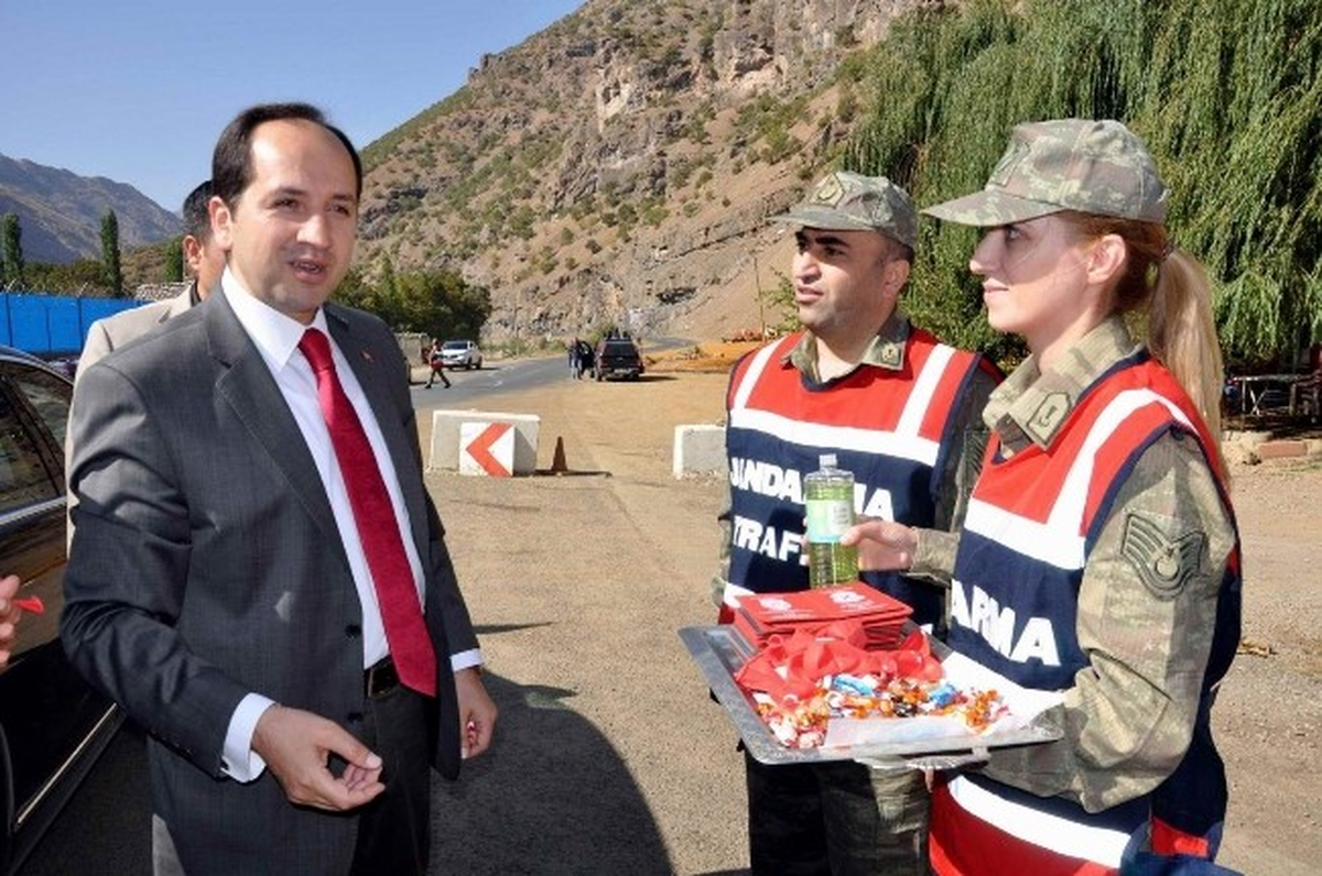 Jandarma Ekipleri Sürücülerle Bayramlaştı