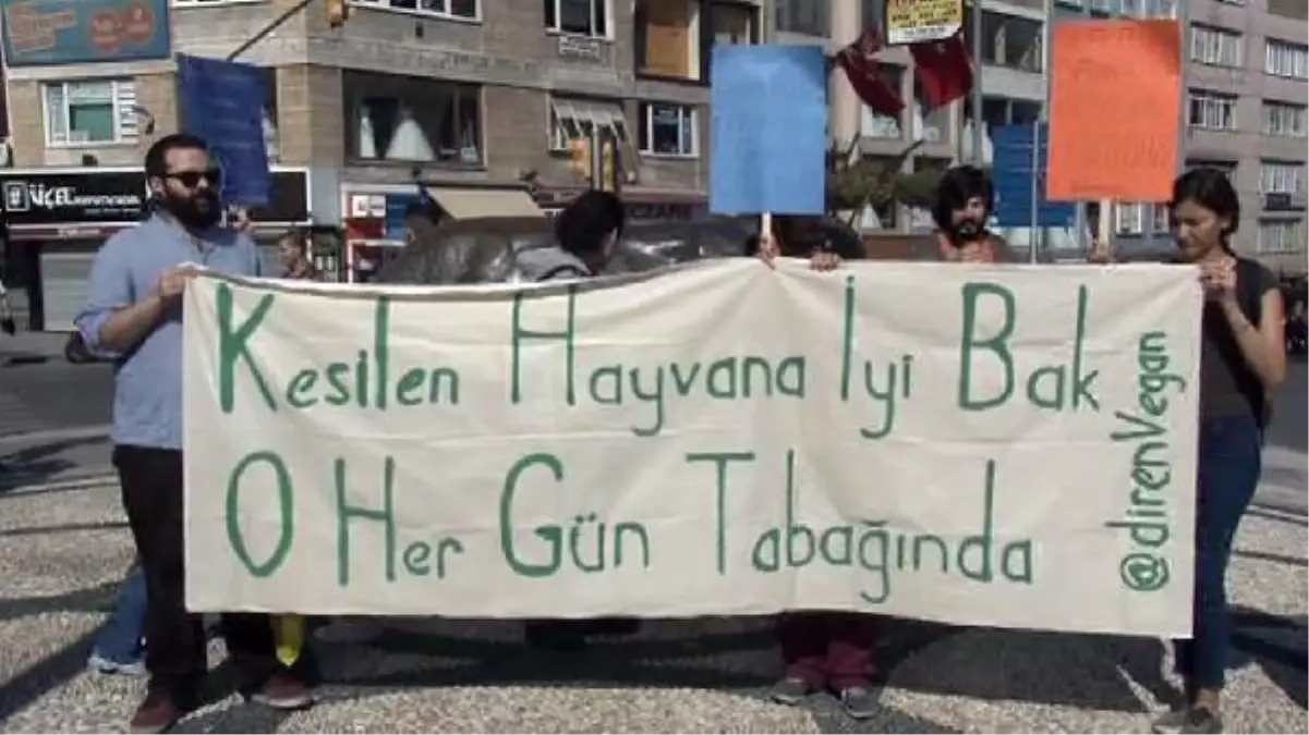 Kadıköy\'de Kurban Kesimine Protesto