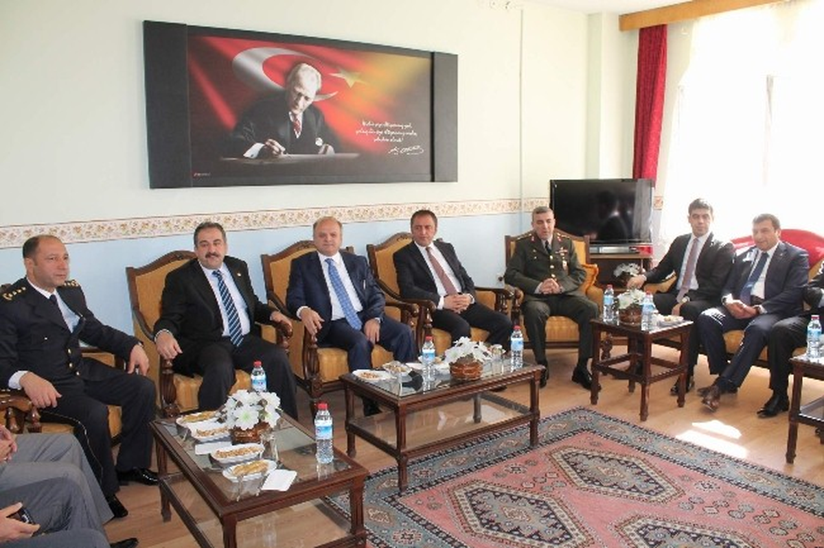 Kırşehir\'de Resmi Bayramlaşma Devlet Erkanının Katılımı ile Gerçekleşti