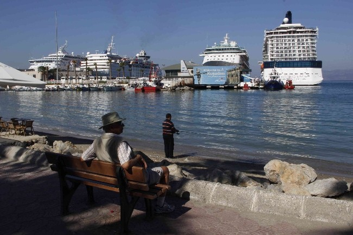 Kuşadası Doldu Taştı
