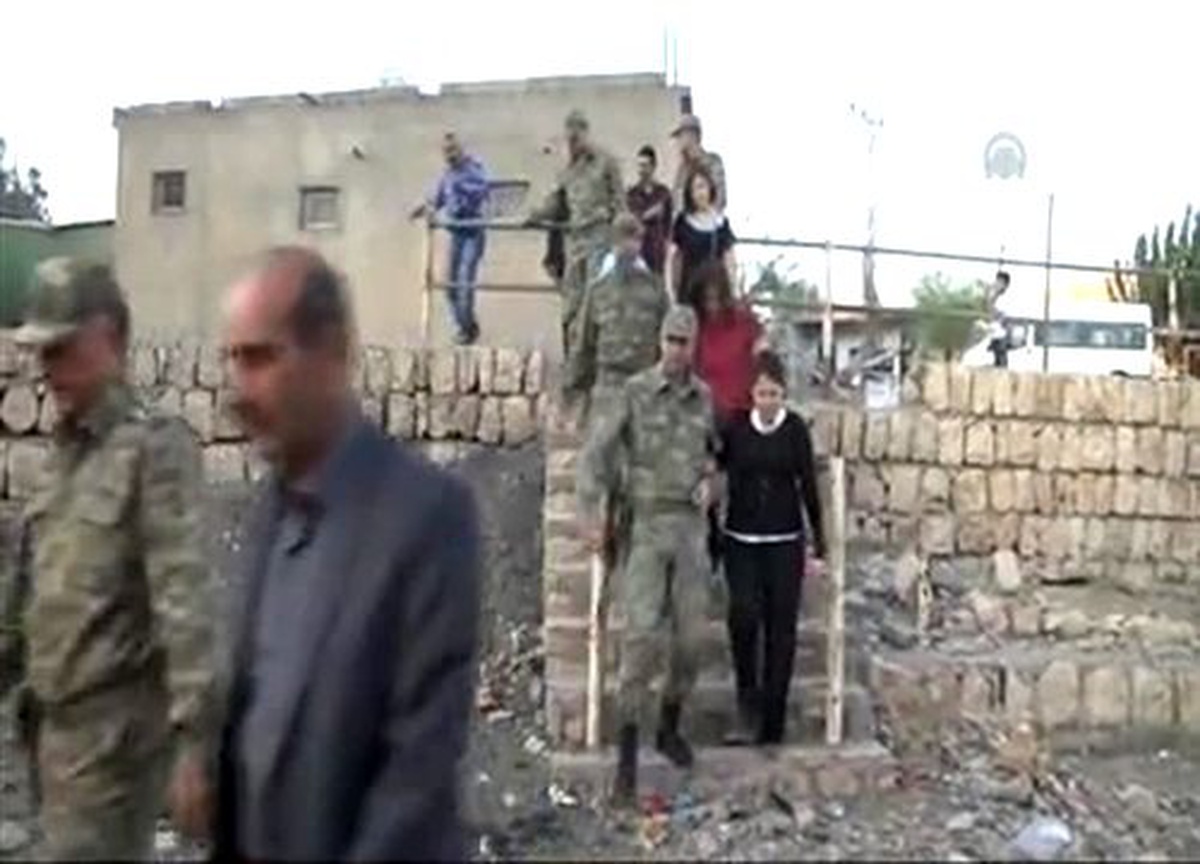 Şırnak\'ta askerler ev ziyaretlerinde bulundu
