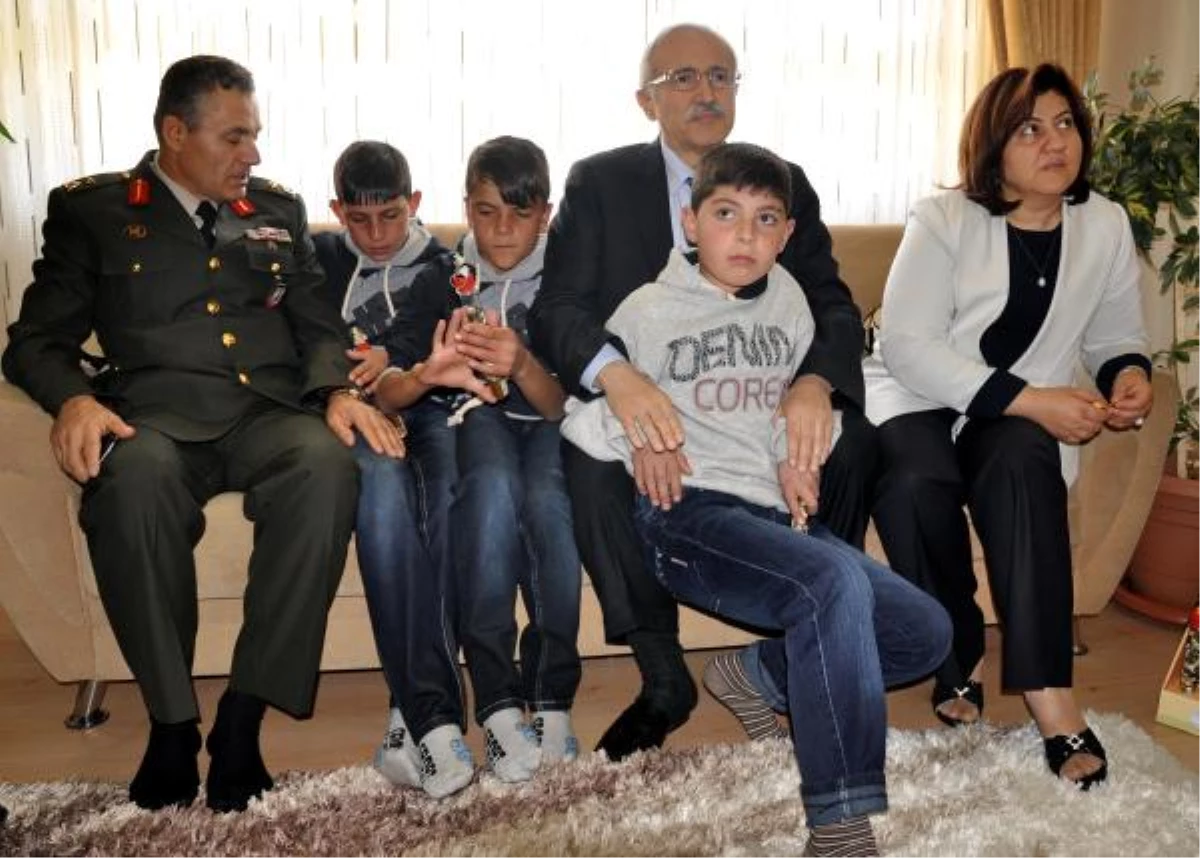 Sivas Protokolünden Çocuk ve Yaşlılara Bayram Ziyareti