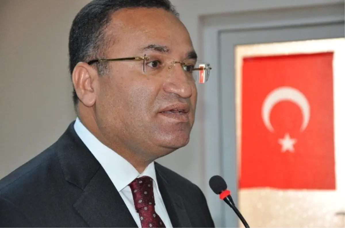 Bozdağ: CHP Eskiden Olsa Anayasanın Kapısında Yatardı