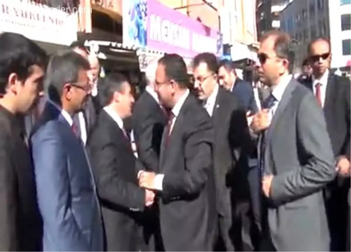 Bozdağ: \'\'Kılık kıyafete karışan devlet anlayışını terk ettik\'\'