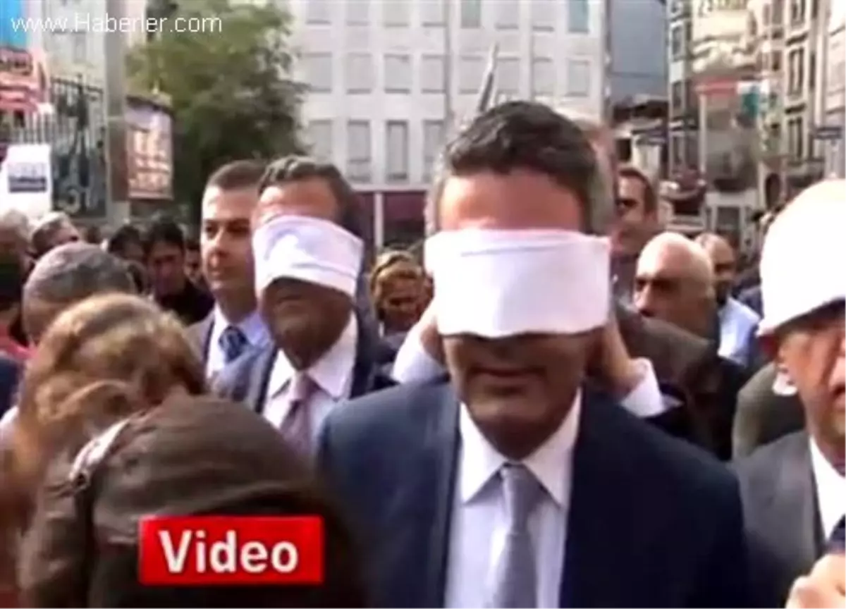 CHP\'liler İstiklal\'de Böyle Yürüdü