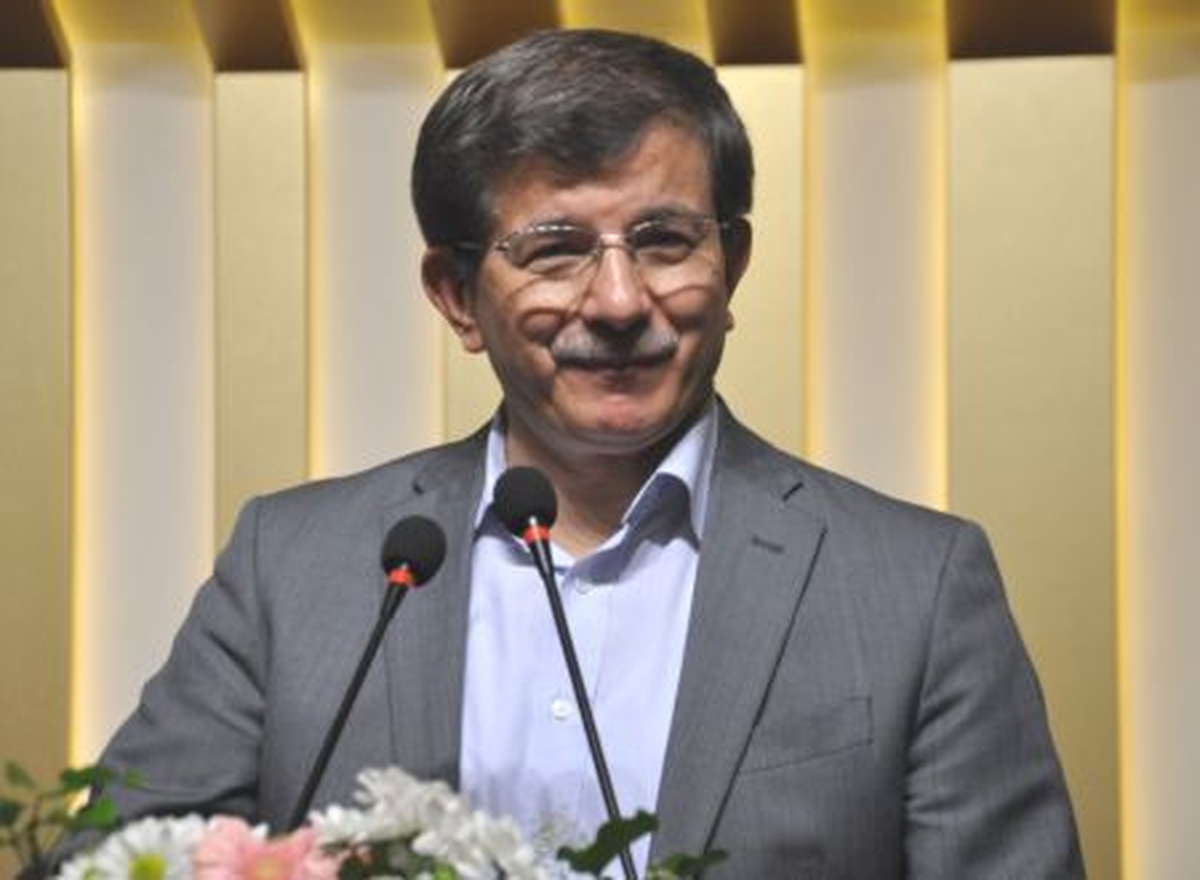 Davutoğlu, 3. Ana Jet Üs Komutanlığını Ziyaret Etti