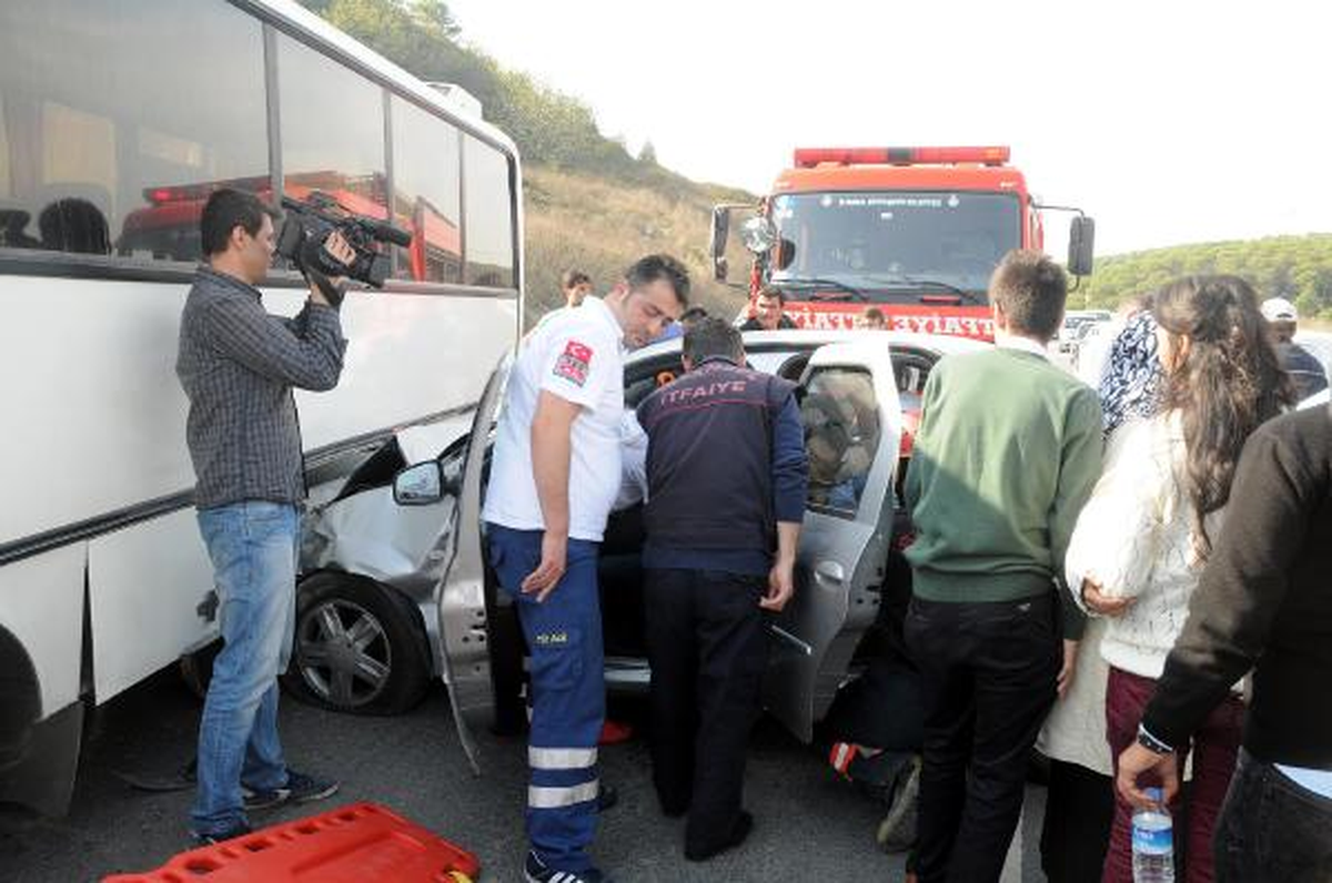 Kağıthane\'de Trafik Kazası: 1\'i Ağır 4 Yaralı