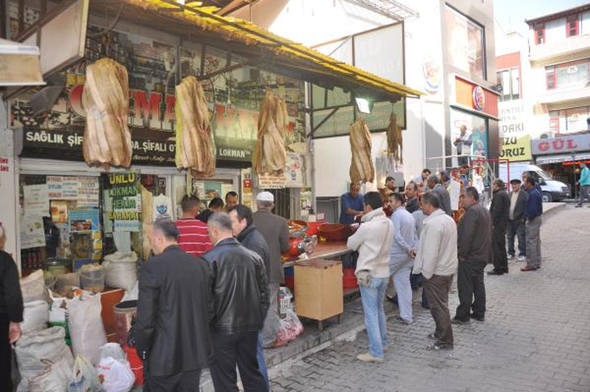 Kırıkkale\'de Sucuk ve Kıyma Kuyruğu