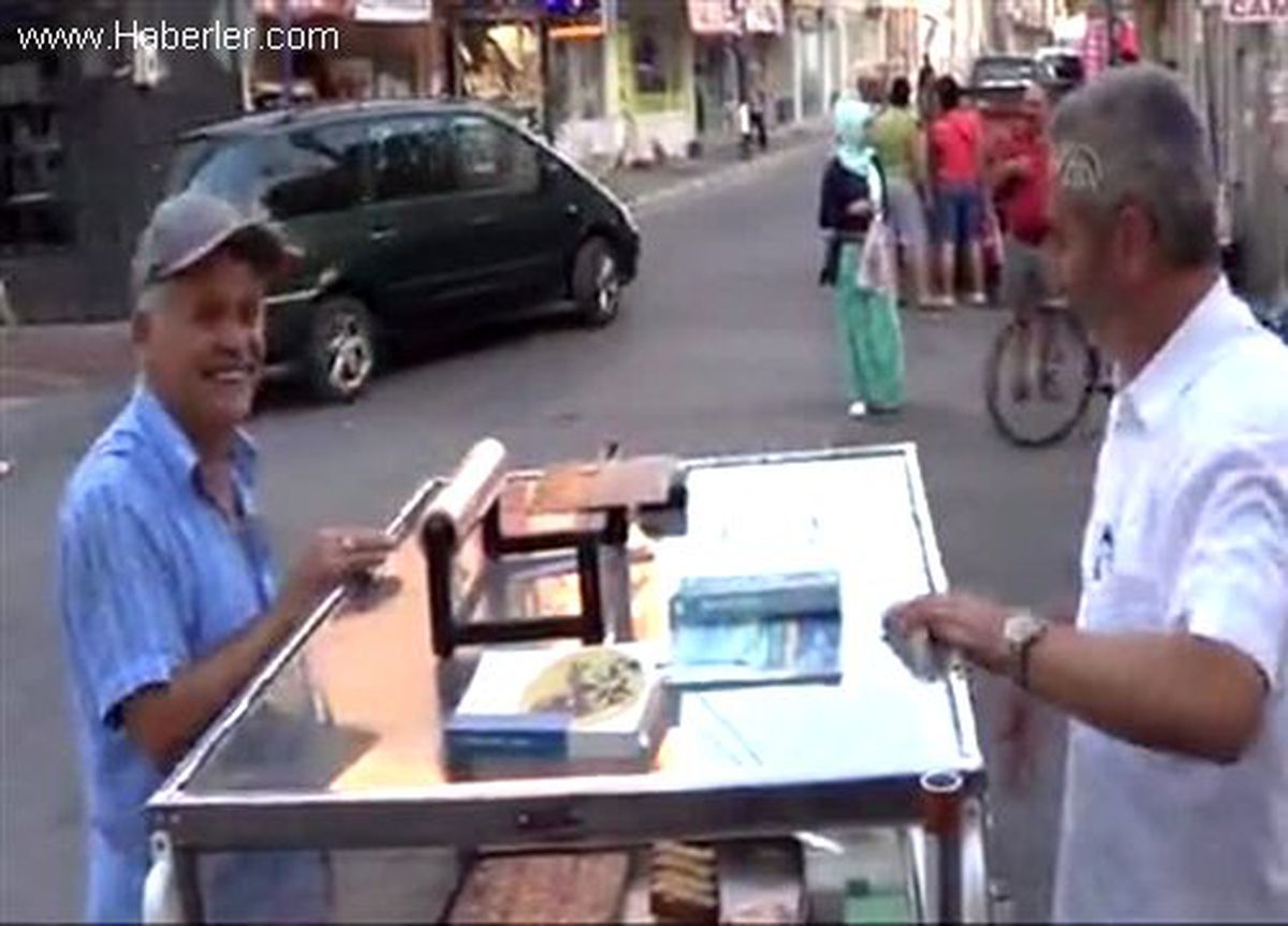 "Kitap kurdu" tatlıcı
