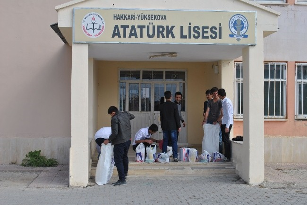 (Özel Haber) Harçlıklarıyla Yoksulların Yüzünü Güldürdüler