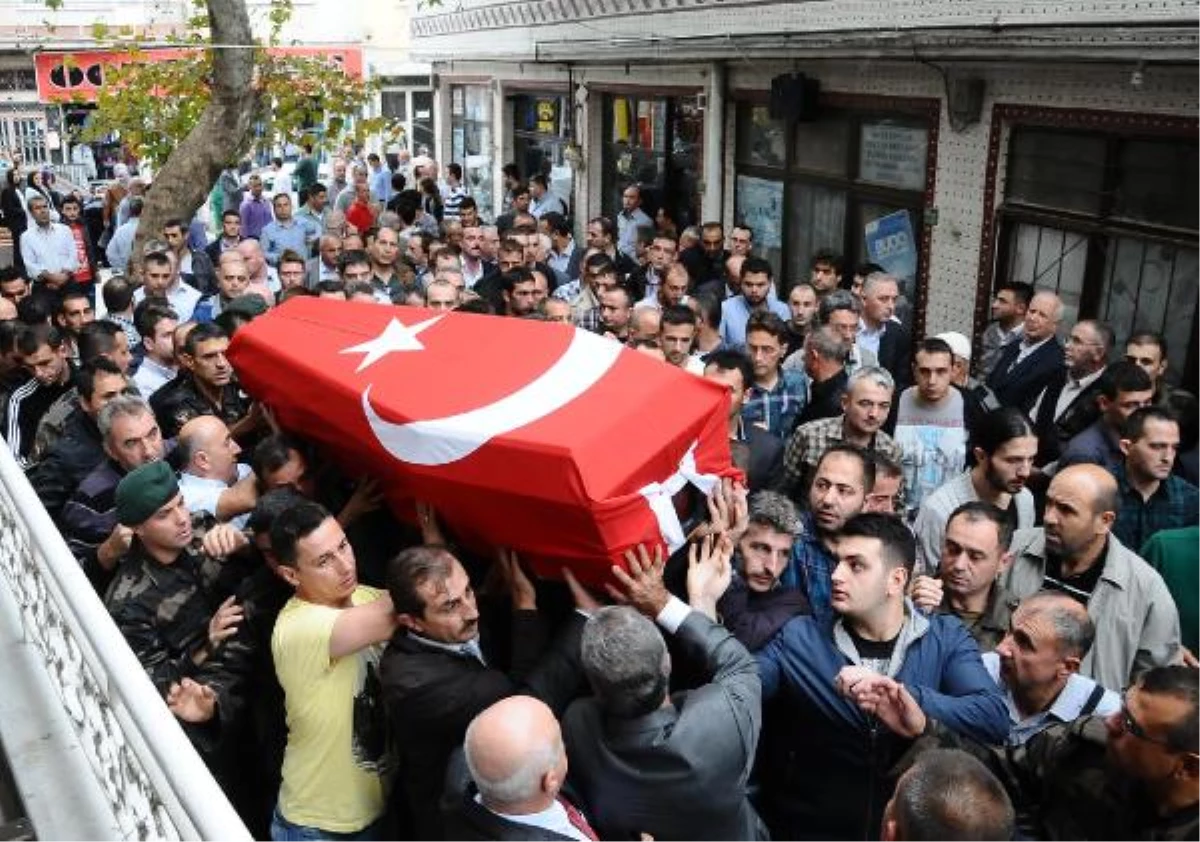 Polis Eşi ve Ikı Çocuğunu İstanbul\'a Gönderen Özel Harekat Memuru İntihar Etti (2)
