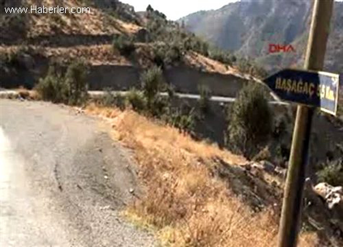 Şebeke Çekmeyenince Köylüler, Uzaktaki Yakınlarıyla Dama Çıkıp Görüştü