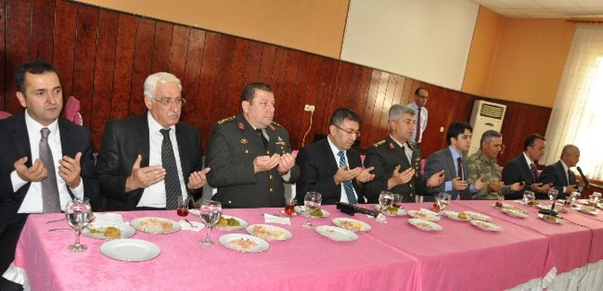 Siirt\'te Bayramlaşma Töreni Öğretmenevinde Yapıldı