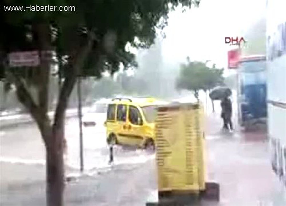 Antalya Yağmurla Uyandı