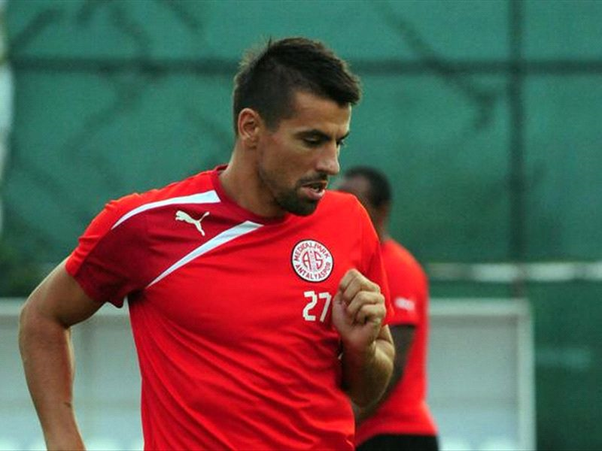 Antalyaspor\'da Çalışmalar Sürüyor