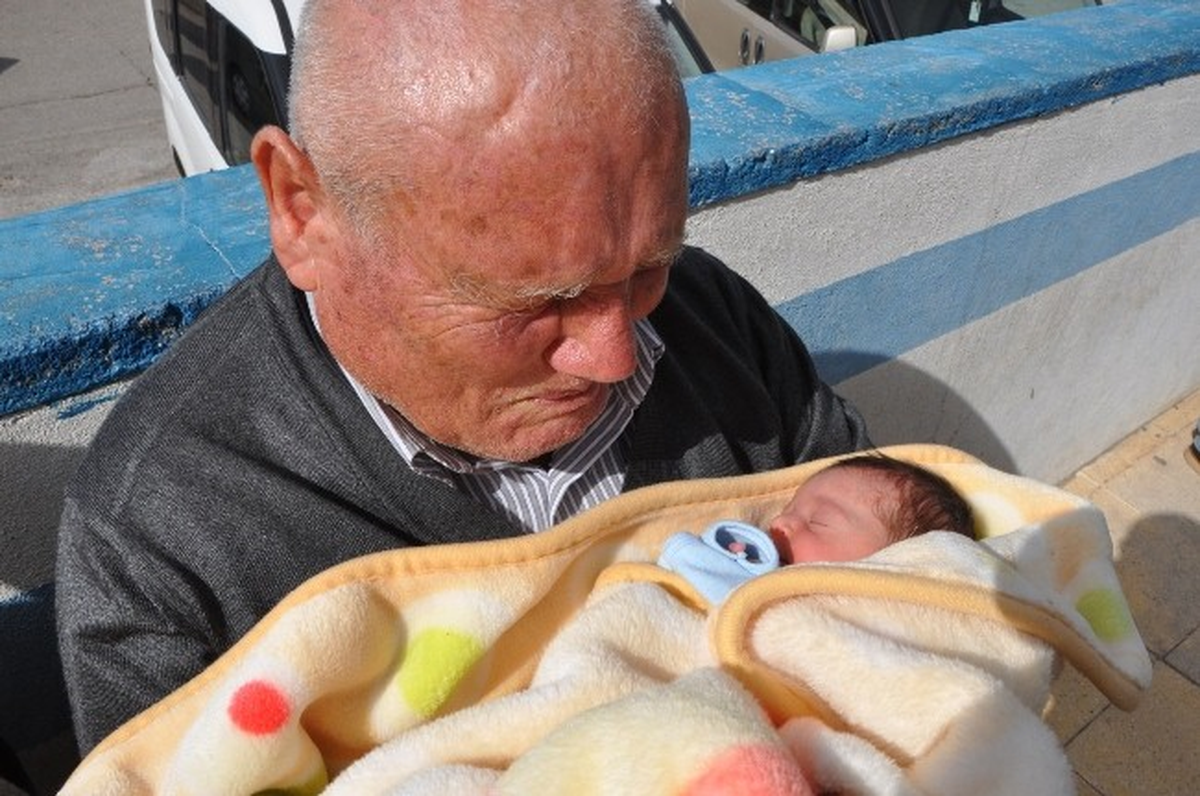 Sivas\'daki Trafik Kazasında 15 Günlük Bebek Yaralandı