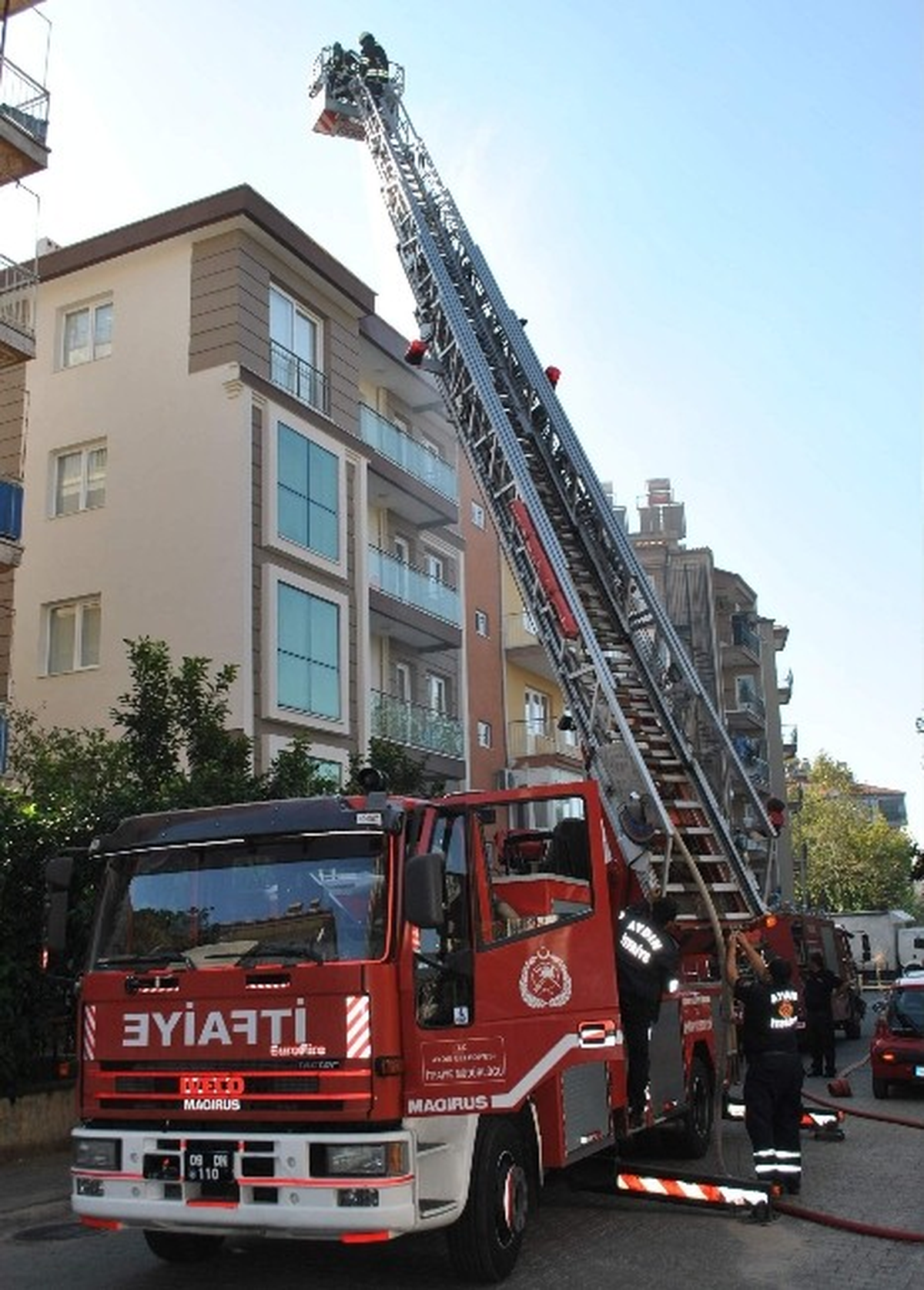 Aydın\'da Çatı Yangını Korkuttu