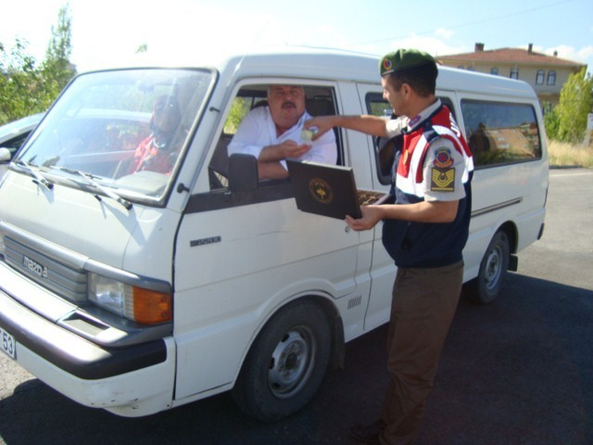 Bayram Şekeri Jandarmadan