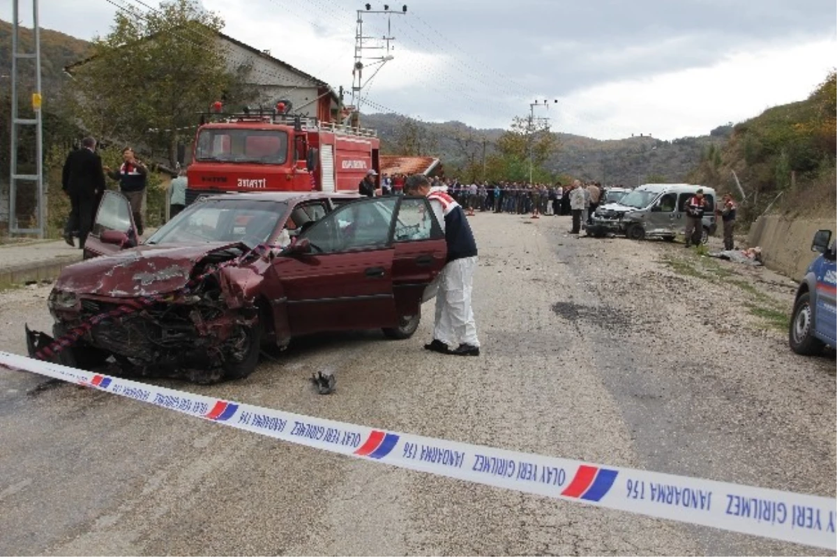 Bayram Ziyaretine Giden Kardeşleri Trafik Kazası Ayırdı : 2 Ölü, 1 Yaralı