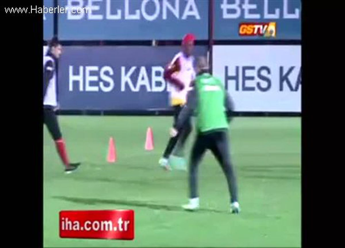 Drogba \'Altın Ayak\' Ödülünü Kazandı