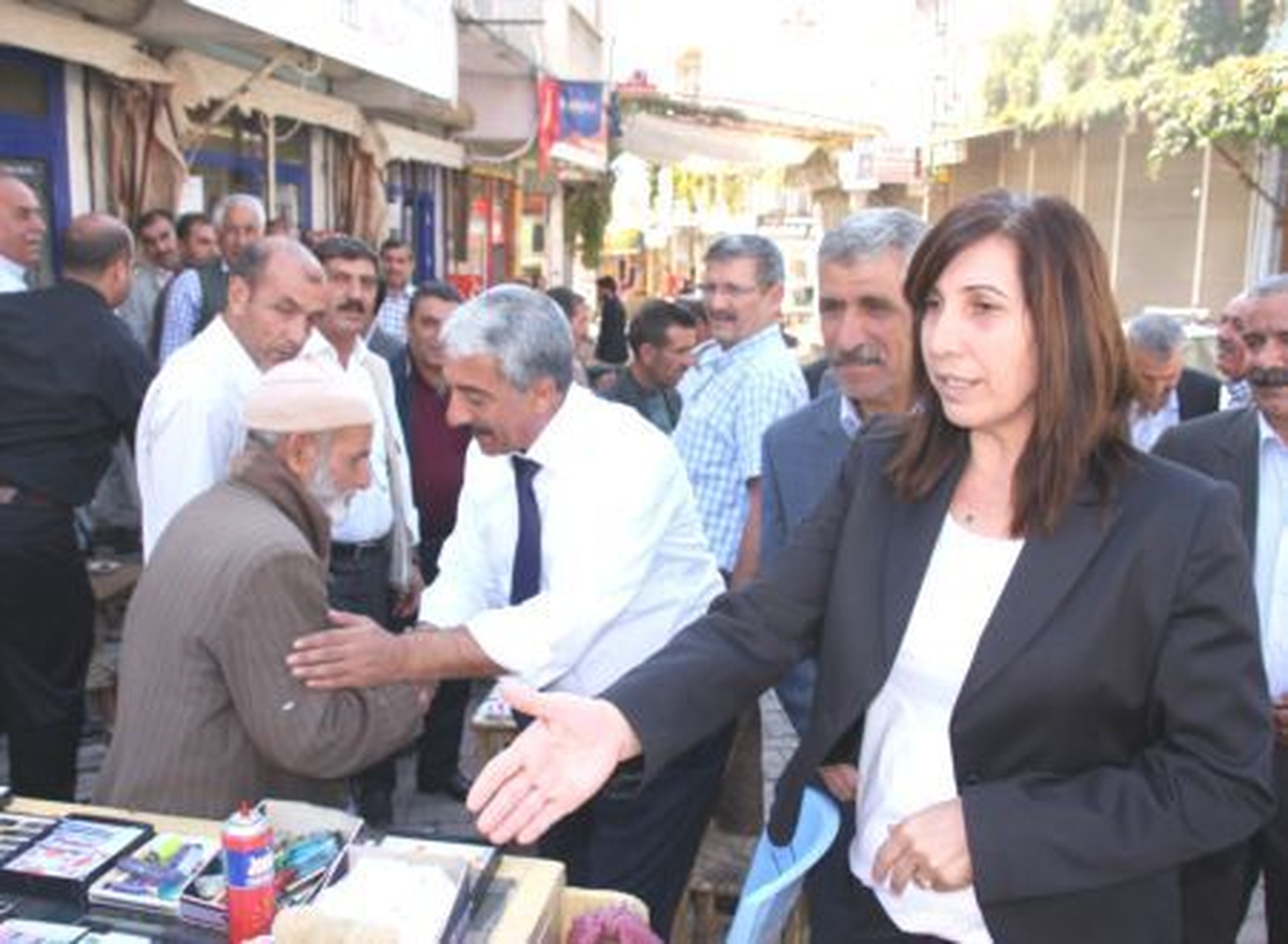 Ergani Belediye Başkanı Yalçın Esnafla Bayramlaştı