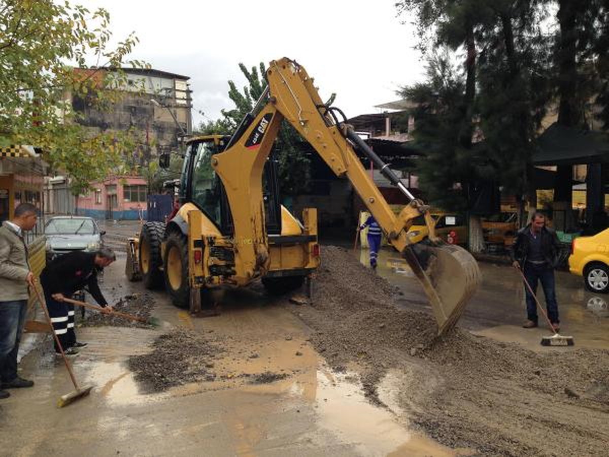 İzmir Bayramda Yağmura Teslim