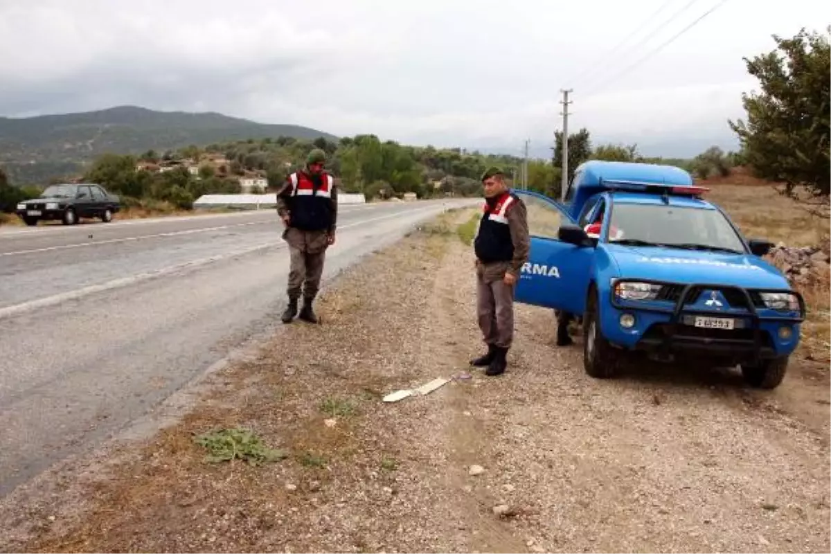 Kaygan Yol Kazası: 1 Ölü, 3 Yaralı