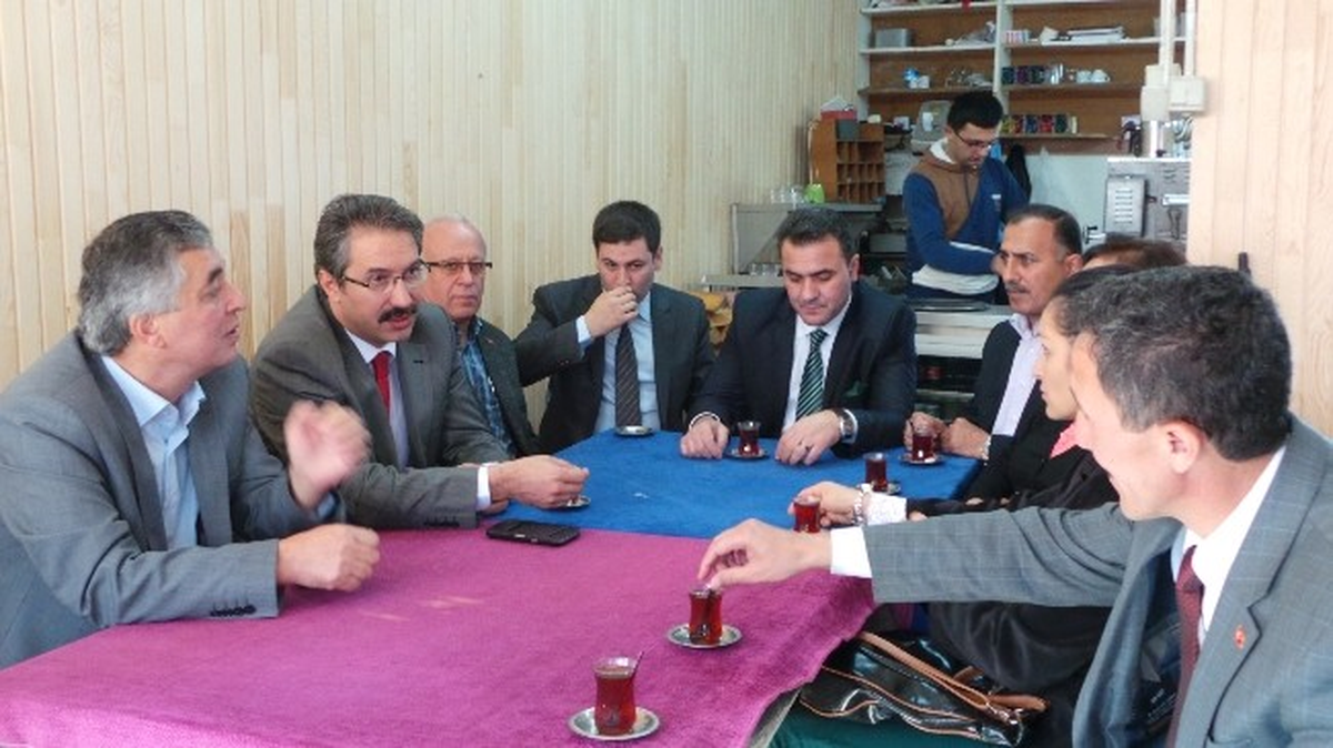 AK Parti\'li Ünal, İlçelerde Vatandaşlarla Bayramlaştı