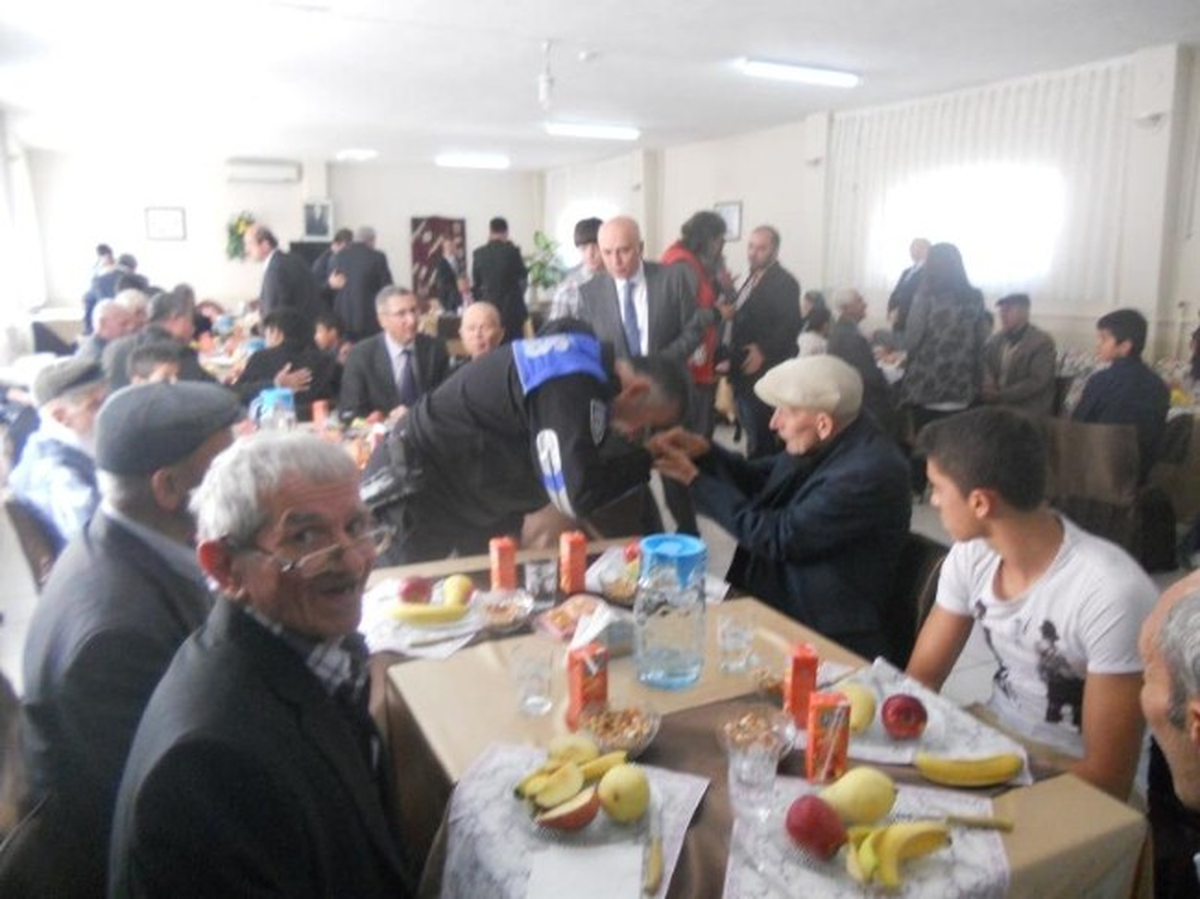 Polisten Huzur Evi ve Çocuk Yuvasına Ziyaret
