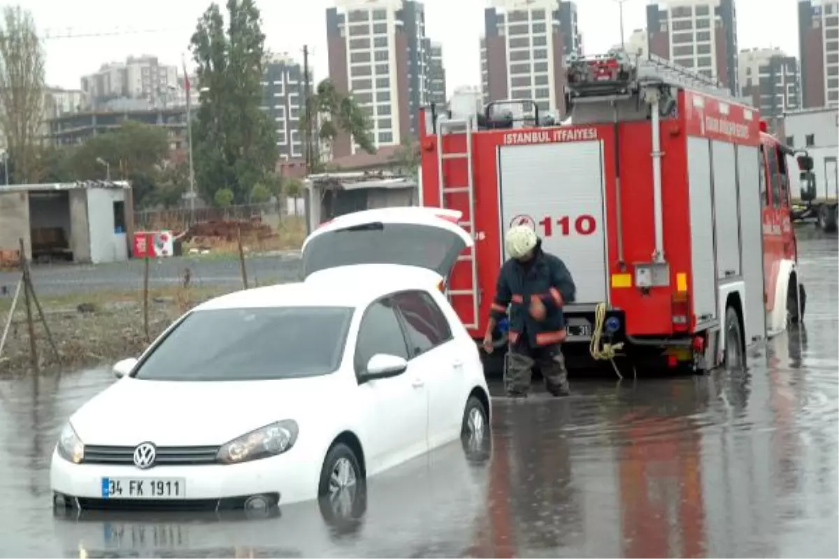 Rögarlar Taşınca Otomobiller Yolda Kaldı