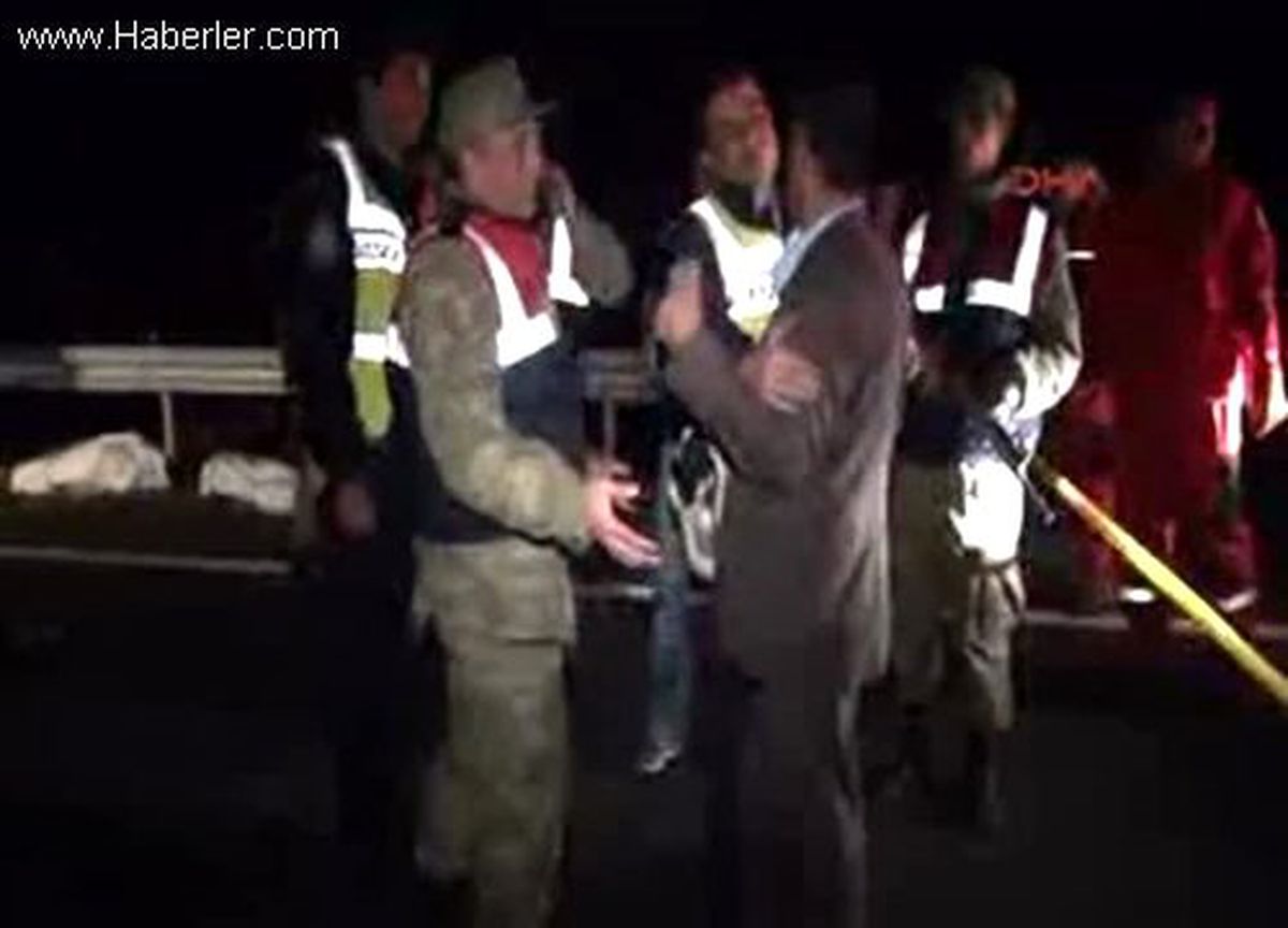 Sivas\'ta Katliam Gibi Kaza: 8 Ölü, 4 Yaralı 2