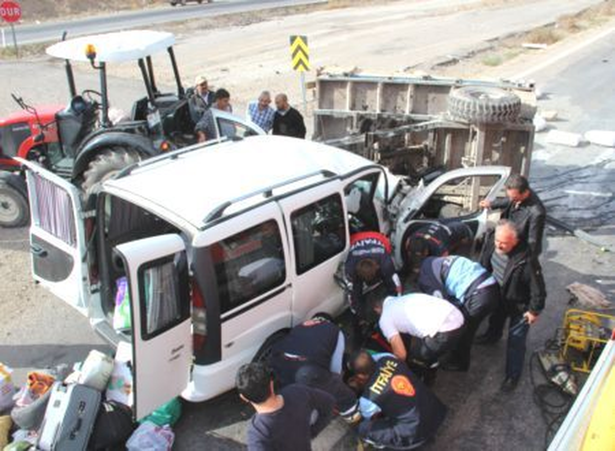 Sivas\'ta Trafik Kazası: 7 Yaralı