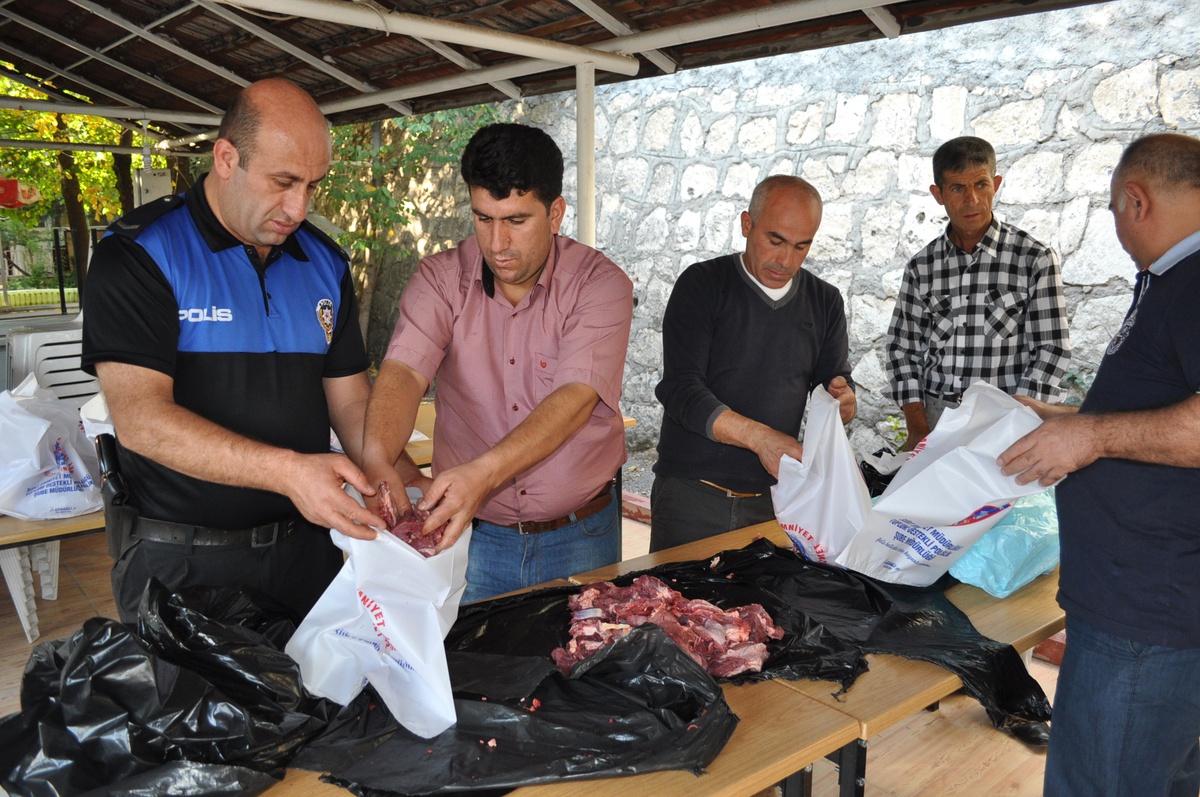 Valilik ve Emniyet Kurban Eti Yardımı