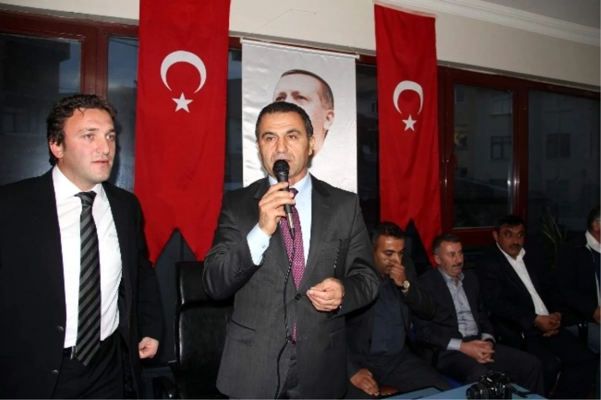 AK Parti\'li Turan Suşehri\'de Bayramlaşma Programına Katıldı