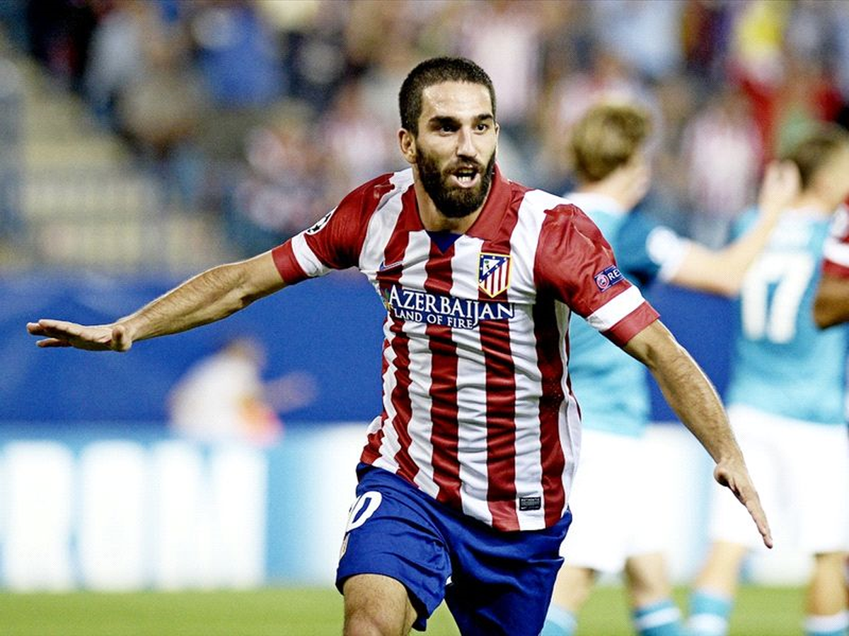 Arsenal ve Liverpool, Arda Turan\'ı Yakından Takip Ediyor