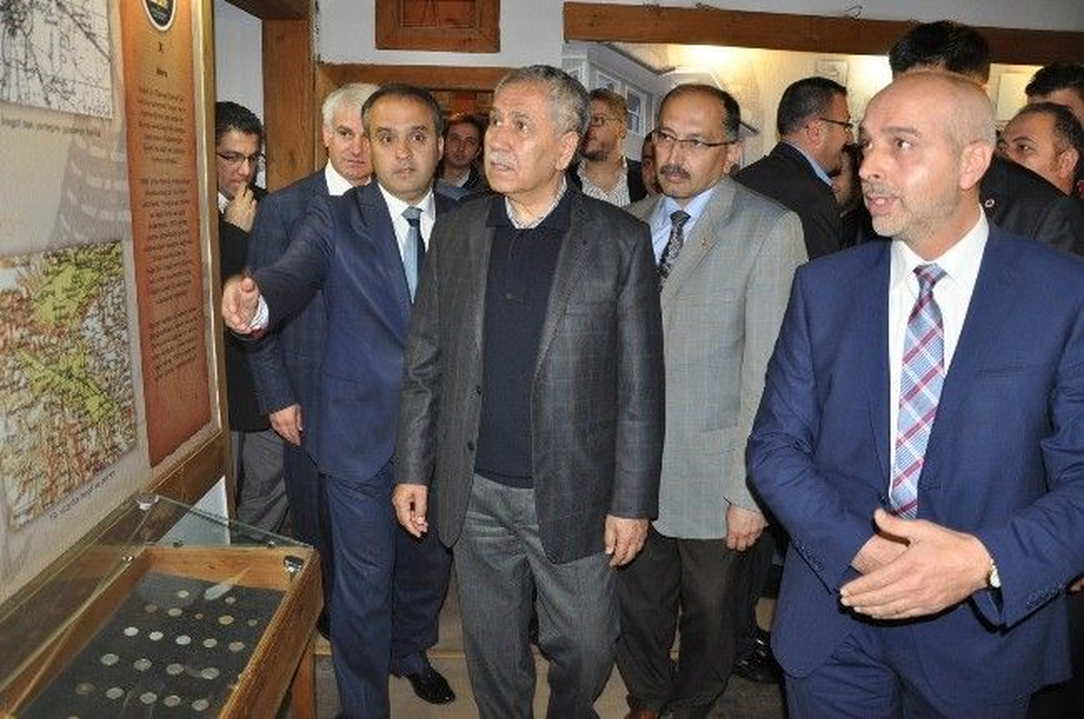 Arınç, İnegöl Kent Müzesi\'ni gezdi (2)