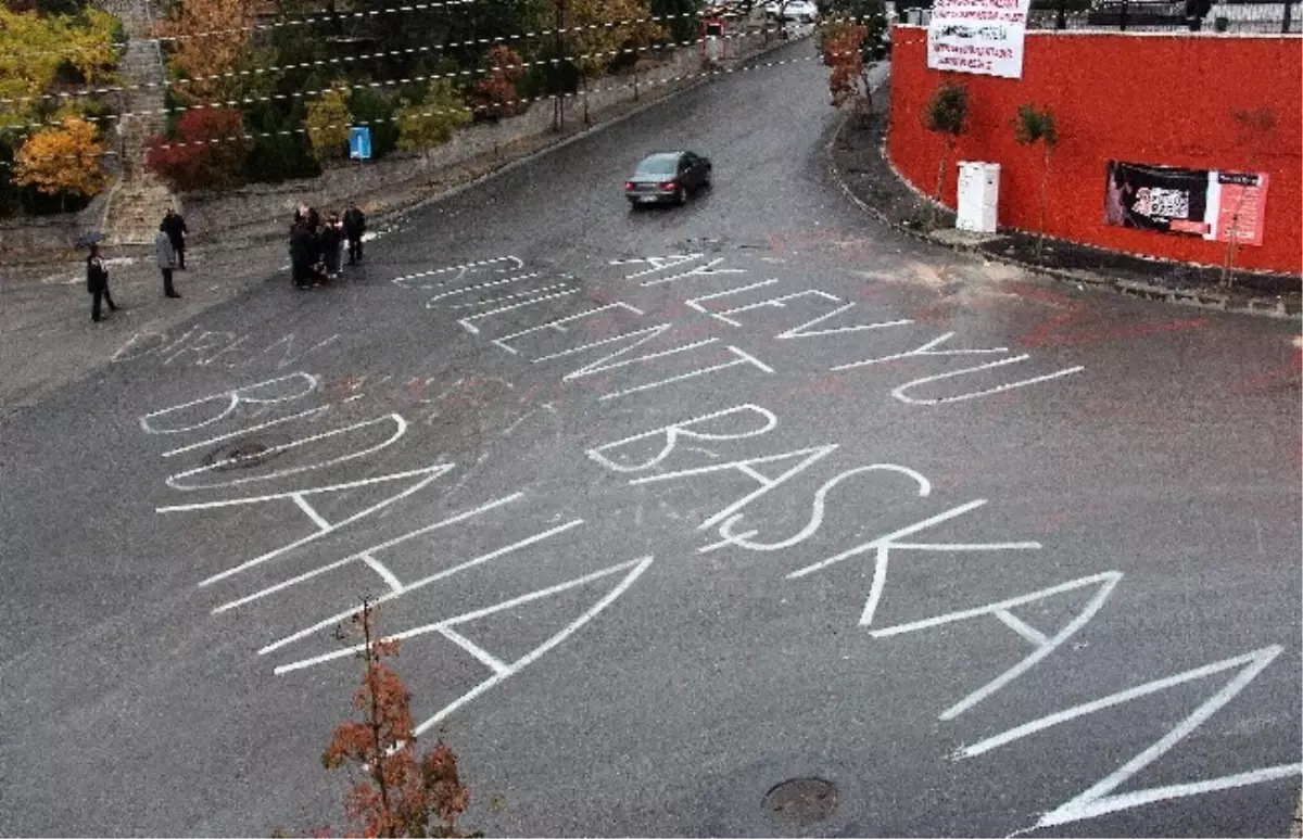 "Ay Lev Yu Bülent Başkan"