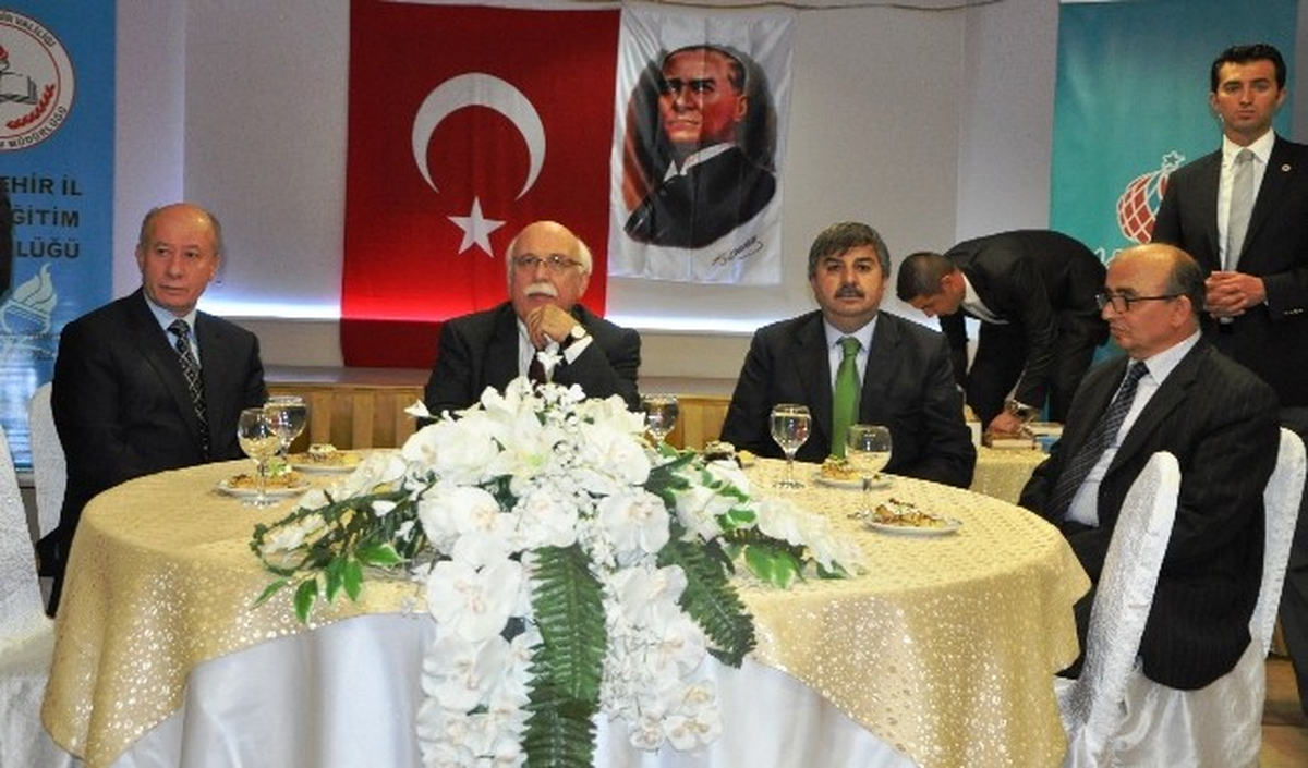 Bakan Avcı Öğretmenlerin Bayramını Kutladı