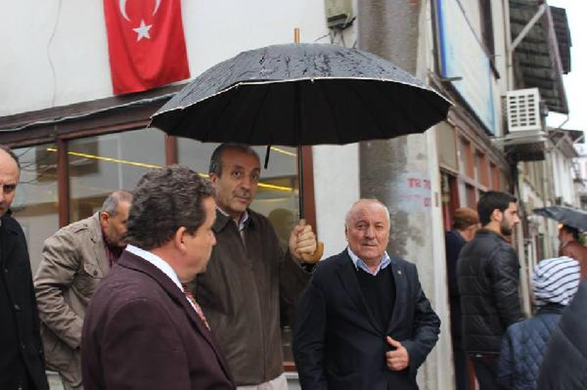 Bakan Eker, Cuma Namazı\'nı Mudurnu\'da Kıldı