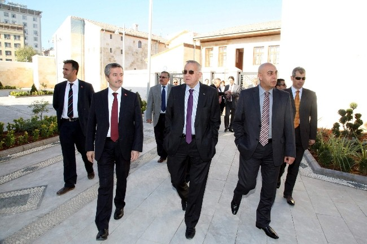 Başkan Güzelbey Şahinbey Belediyesinin Hizmetlerini Gezdi