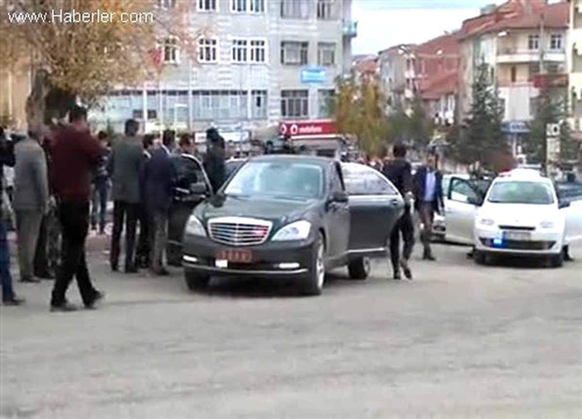 Bozdağ, Çekerek\'te vatandaşlarla bayramlaştı