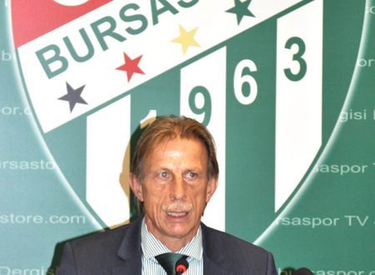 Bursaspor Teknik Direktörü Daum Taraftara Hediyemizi Sunmak İstiyoruz