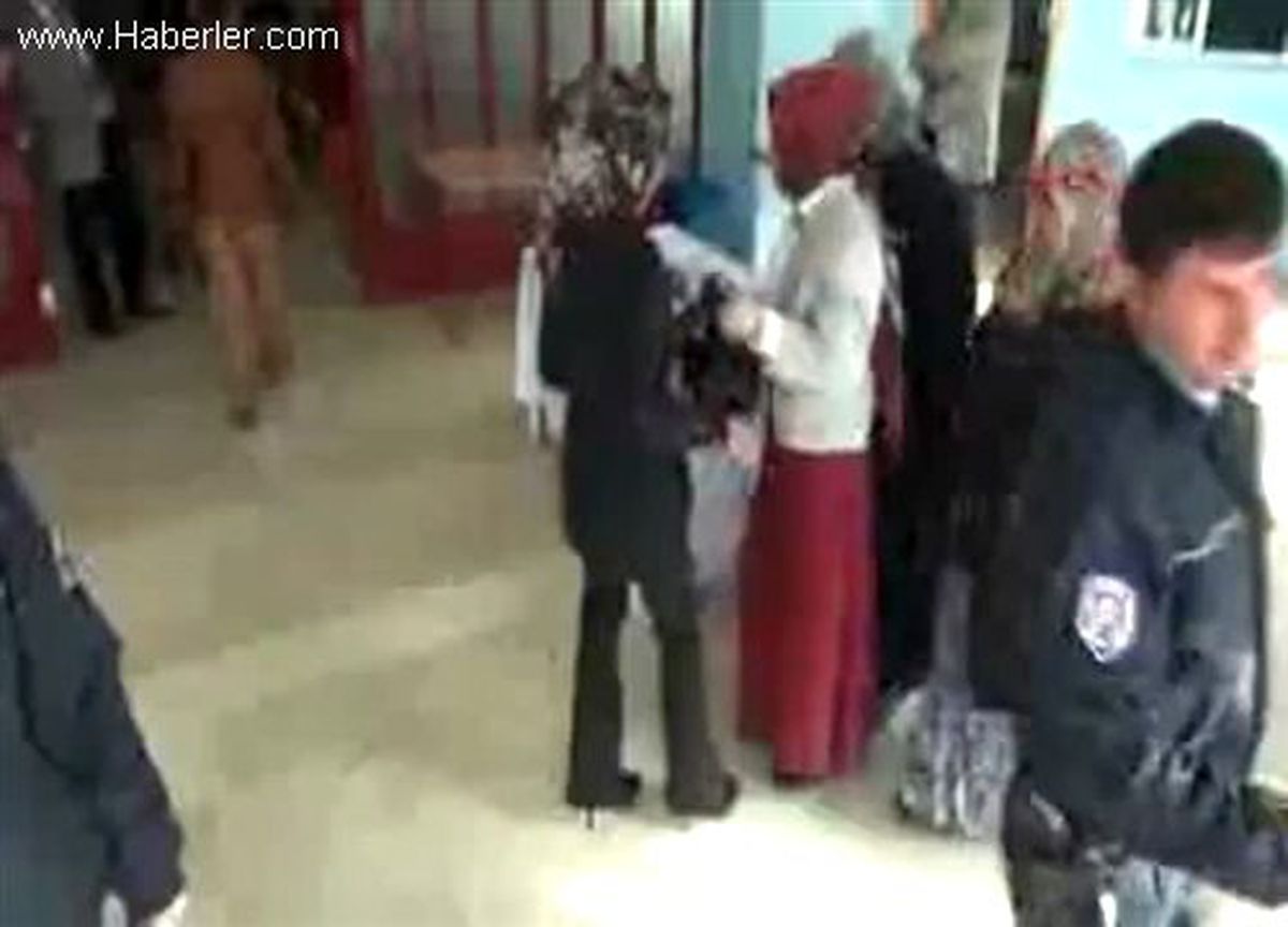 Davutoğlu\'nun Katıldığı Bayramlaşmada Sıkı Güvenlik Önlemi