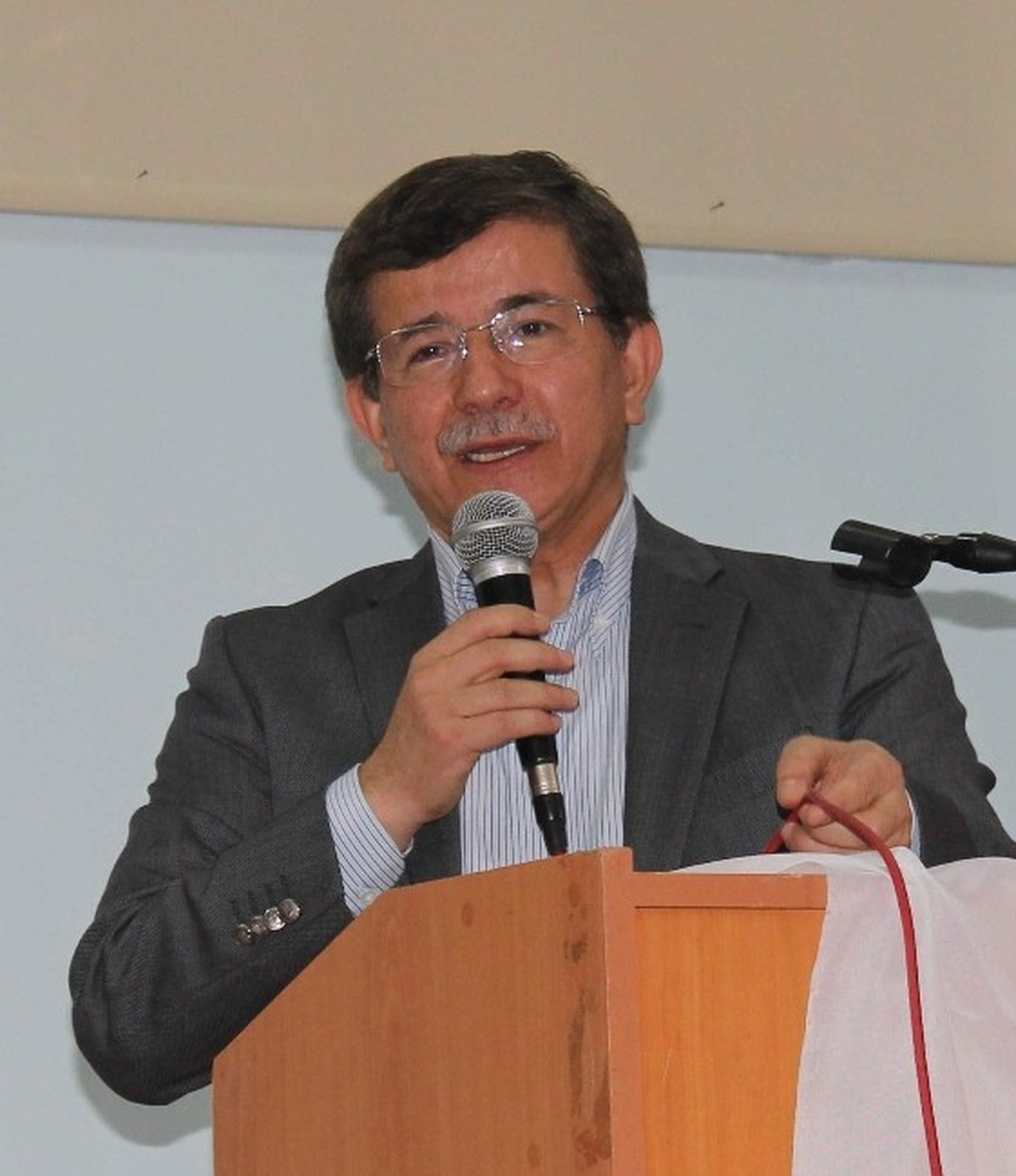 Davutoğlu, Türkiye'nin Mülteci Politikasını Değerlendirdi