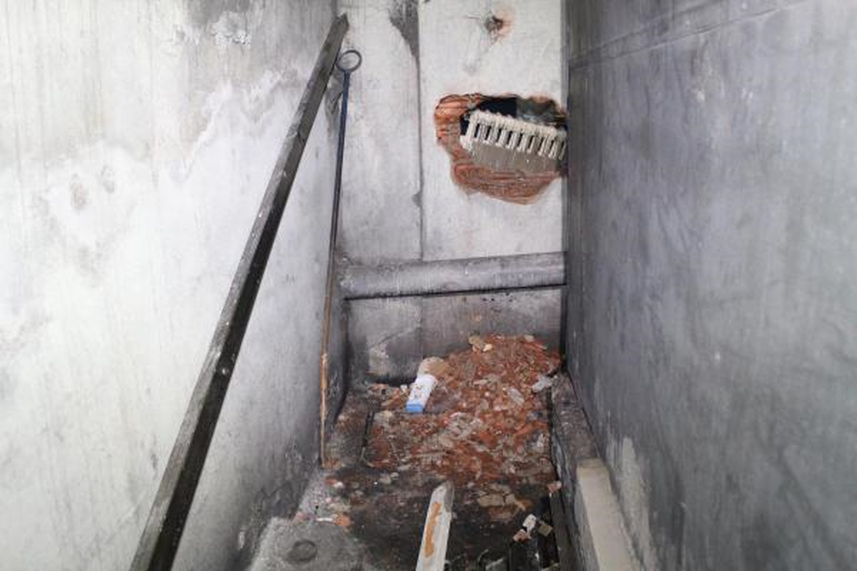 Duvarı Delip, Kuyumcuyu Soydular