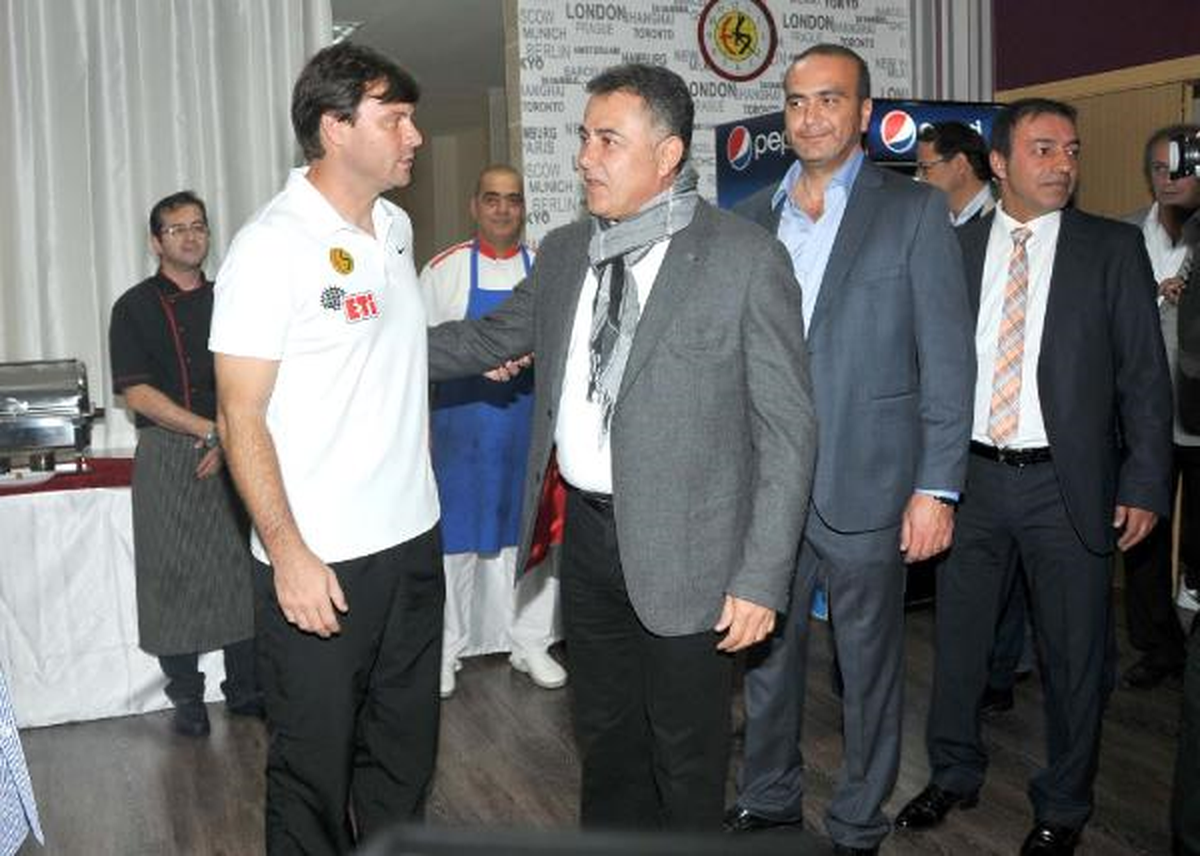 Eskişehirspor Bayramlaşıp Elazığ\'a Gitti