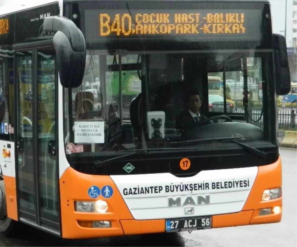 Gaziantepliler Bayramda Otobüs ve Tramvaya Ücretsiz Bindi