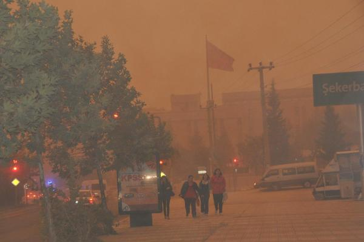 Güneydoğu\'da Toz Bulutu Hava Ulaşımını Aksattı (2)